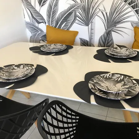 Chez Sandrine Au Beauvallon דירה אנטיב
