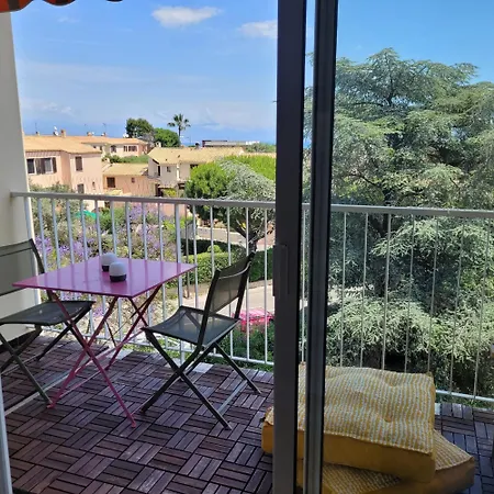 Chez Sandrine Au Beauvallon דירה *