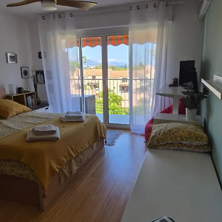 Chez Sandrine Au Beauvallon דירה אנטיב